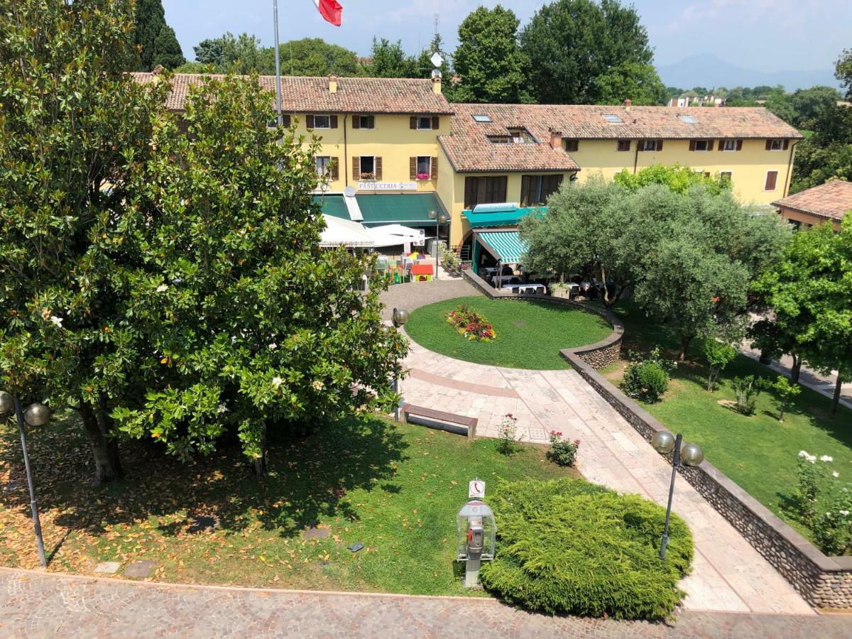 Irides Rooms A Un Passo Dai Parchi Divertimento Lazise Zewnętrze zdjęcie