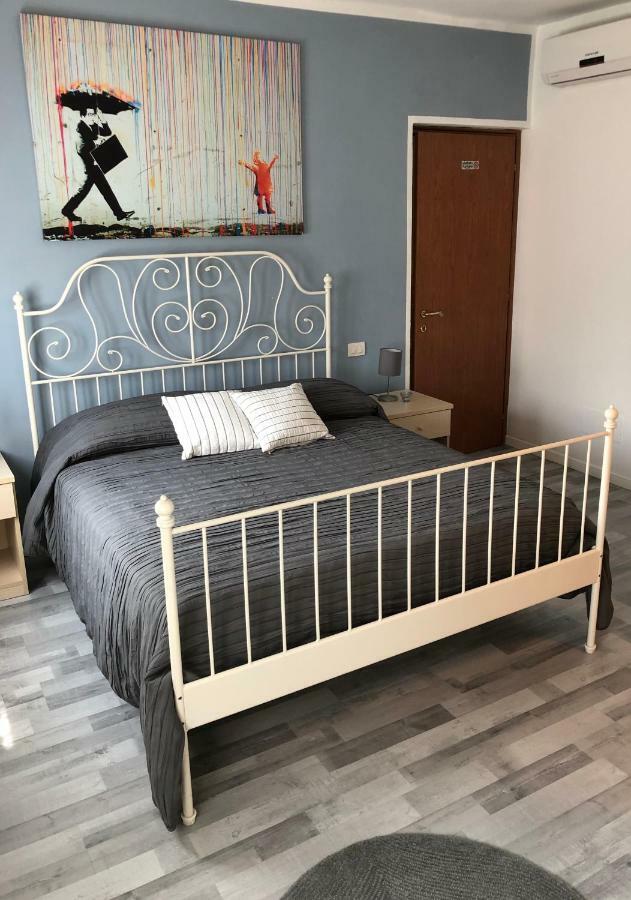 Irides Rooms A Un Passo Dai Parchi Divertimento Lazise Zewnętrze zdjęcie